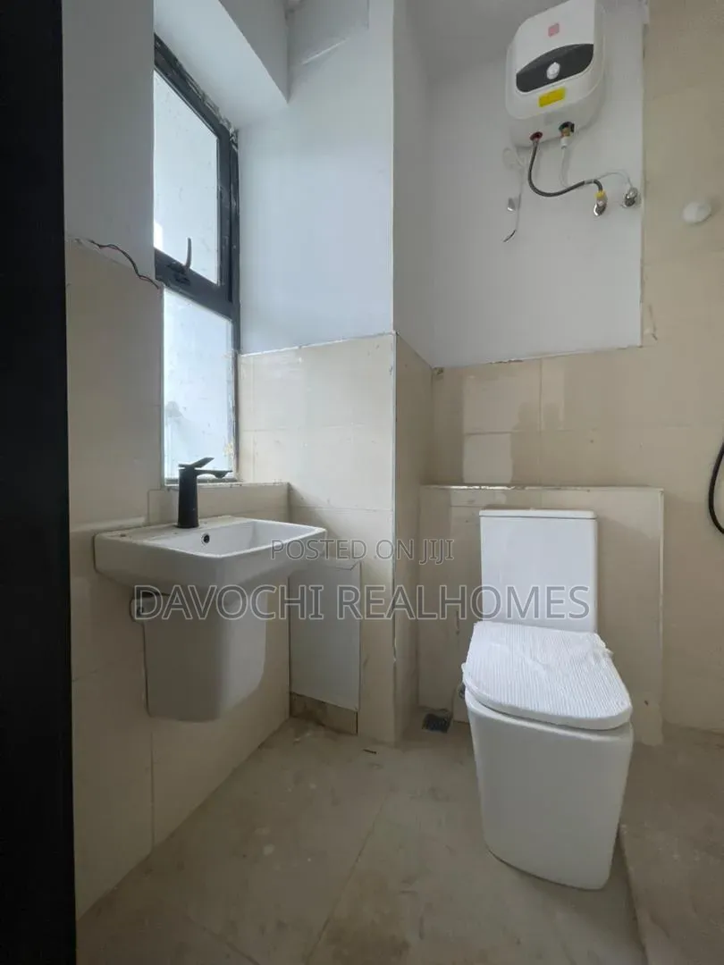 3bdrm Maisonette in Lekki Phase 1 for sale