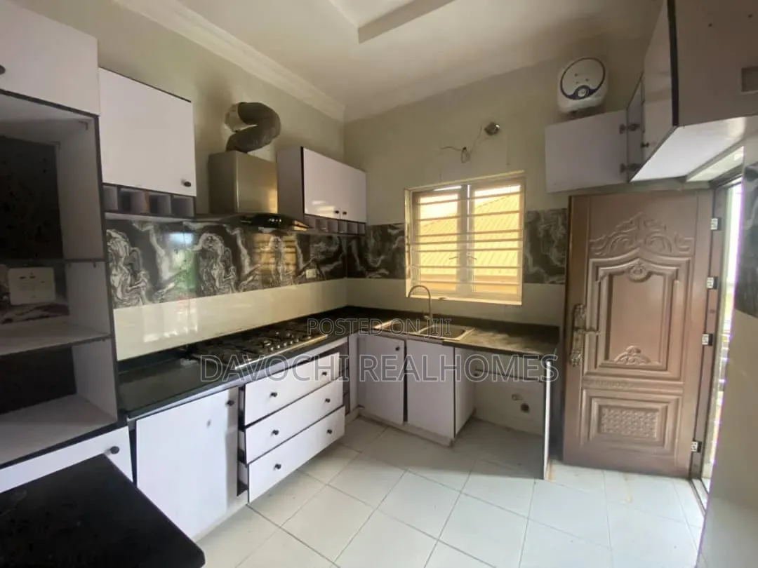 Mini Flat in Lekki Phase 1 for rent