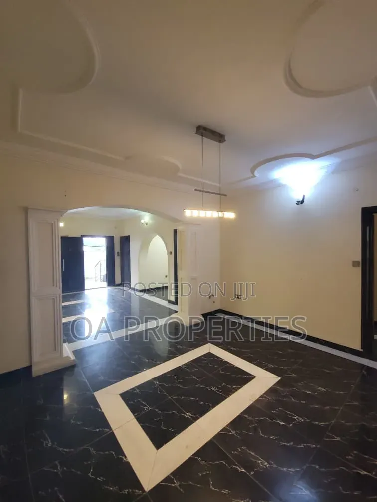 5bdrm Duplex in Kolapo Ishola Gra for rent