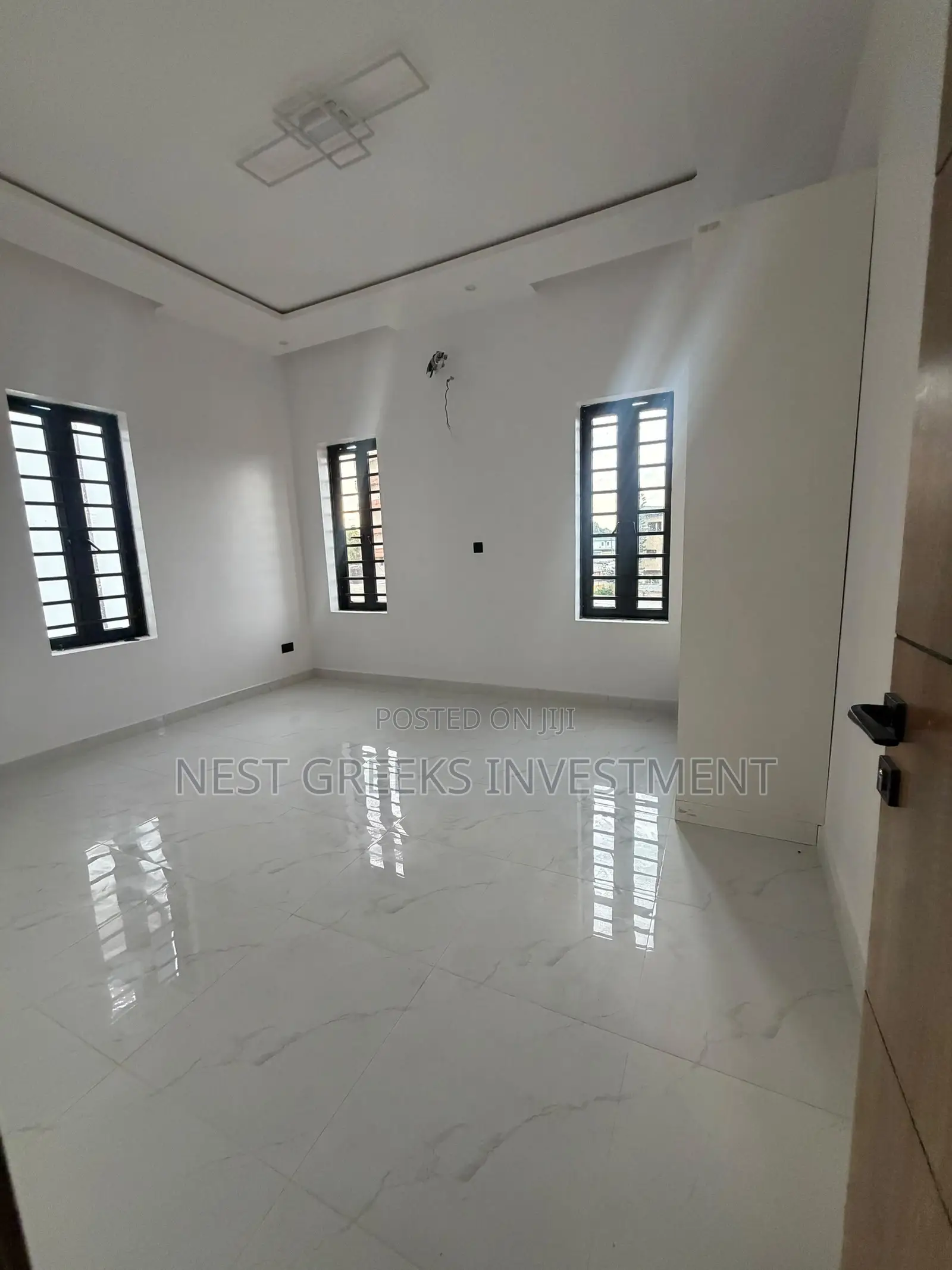 5bdrm Duplex in Adeniyi Jones for sale