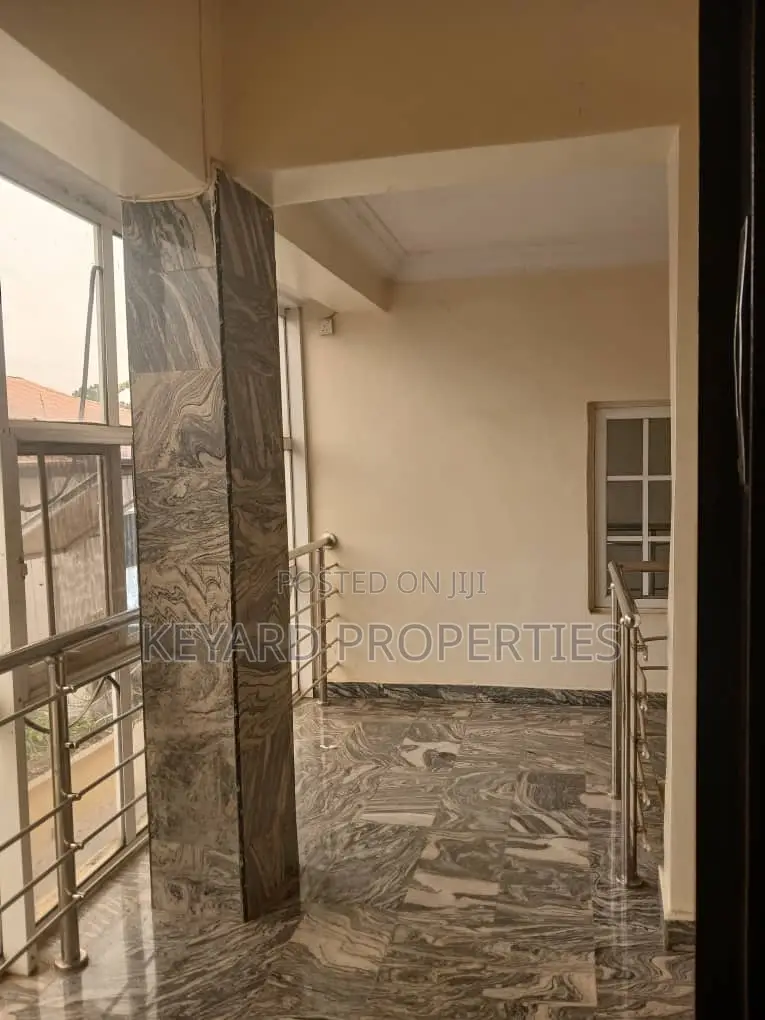 3bdrm Apartment in Wuse 2 for rent