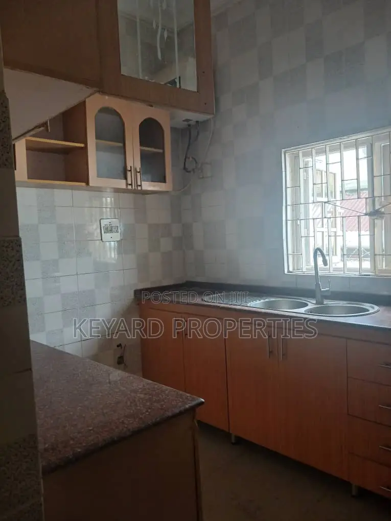3bdrm Apartment in Wuse 2 for rent