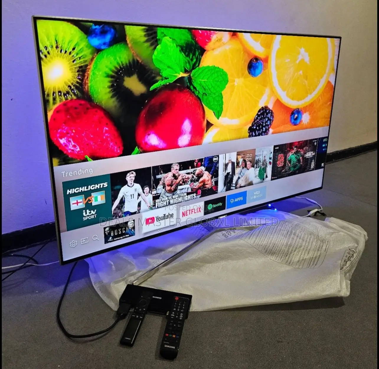 Immaculate 55 Inches Samsung Super UHD (SUHD) Smart Quantum Dot.