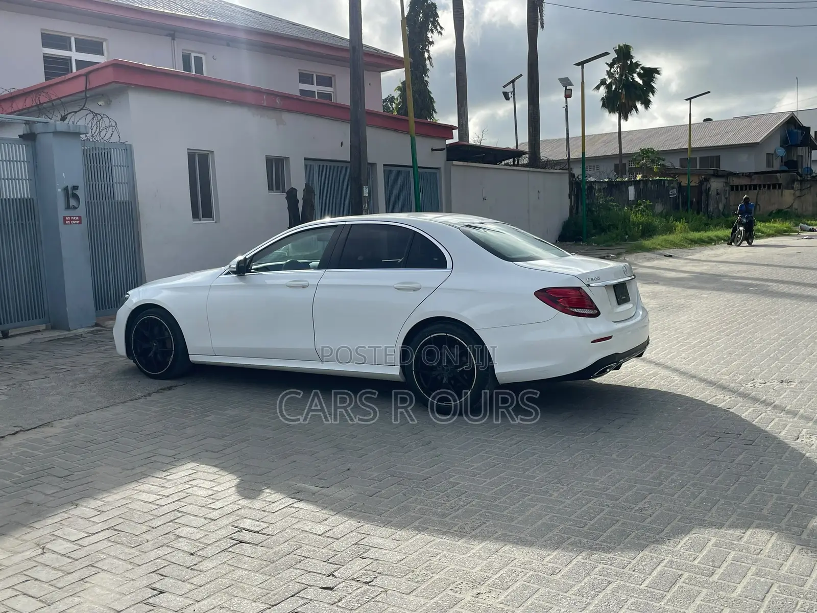 Mercedes-Benz E300 Base RWD Sedan (2.0L 4cyl 9A) 2017 White