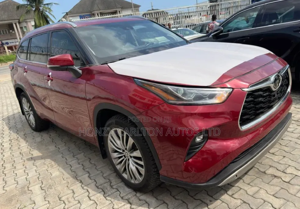 Toyota RAV4 XLE Premium 2021 Red