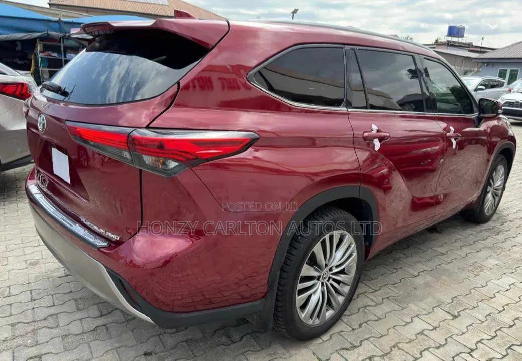 Toyota RAV4 XLE Premium 2021 Red