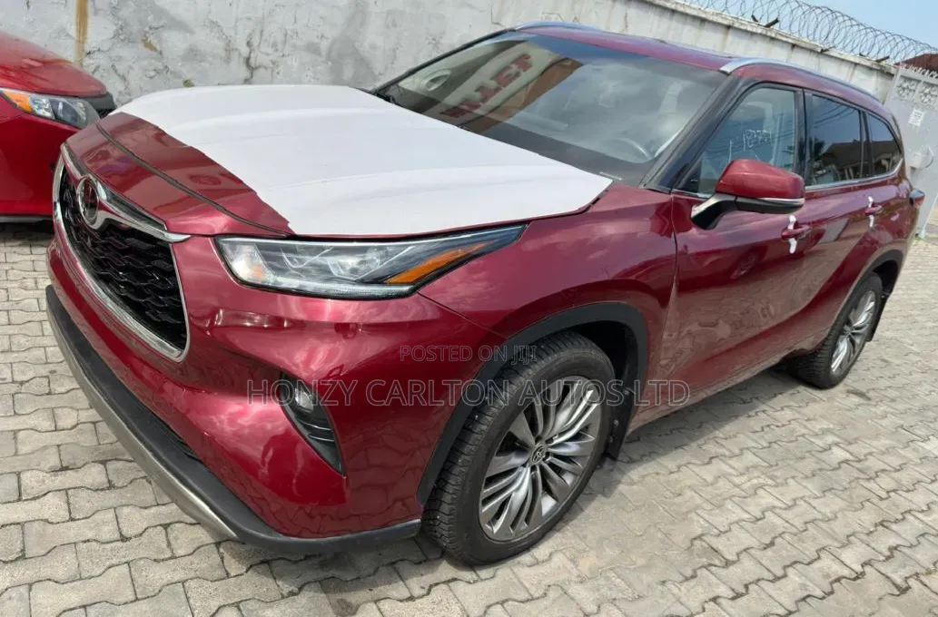 Toyota RAV4 XLE Premium 2021 Red