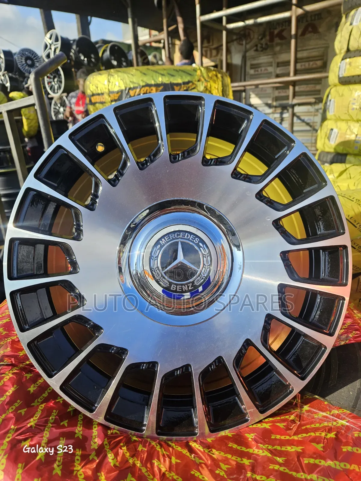 17' 18' Mercedes-Benz Big Rotating Cover