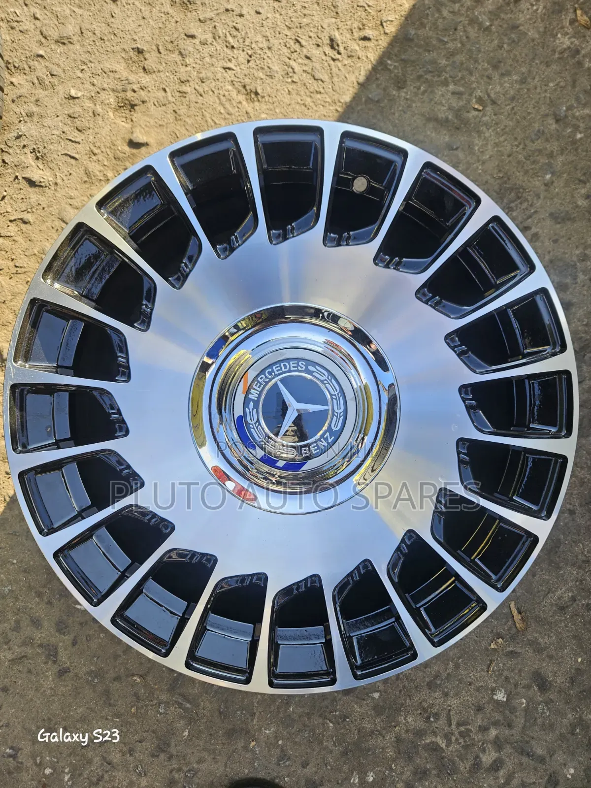 17' 18' Mercedes-Benz Big Rotating Cover