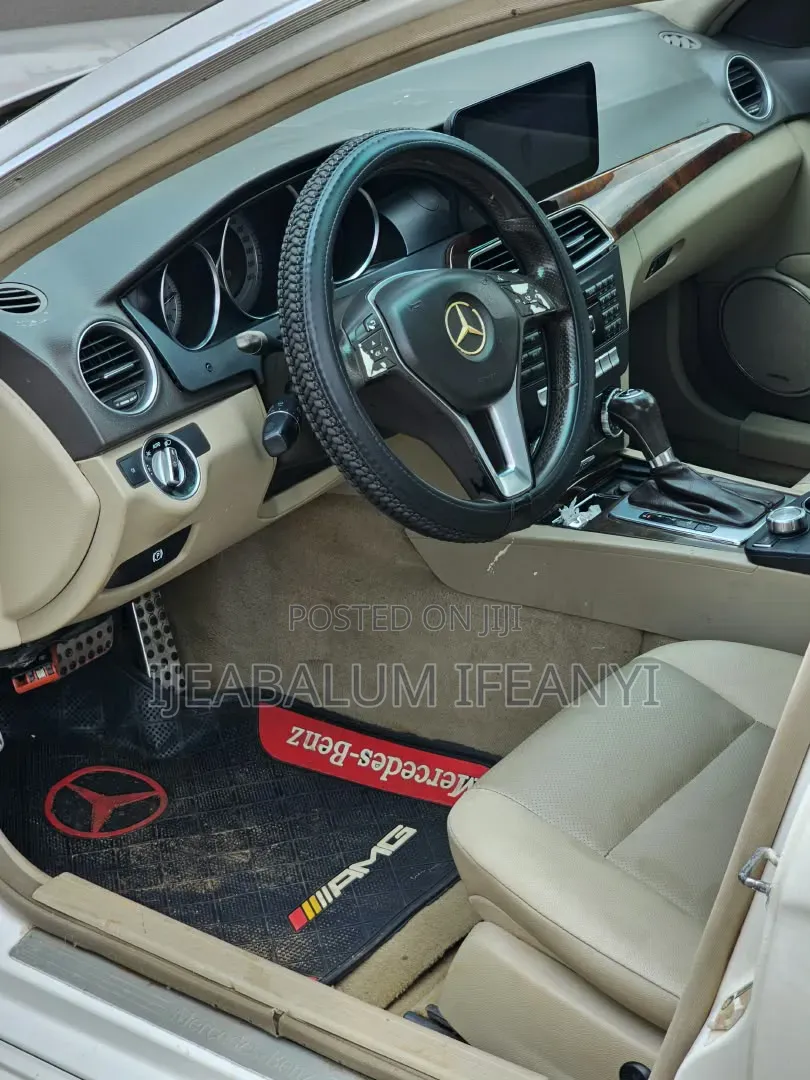 Mercedes-Benz C300 Luxury 4Matic Sedan AWD (3.0L 6cyl 7A) 2012 White