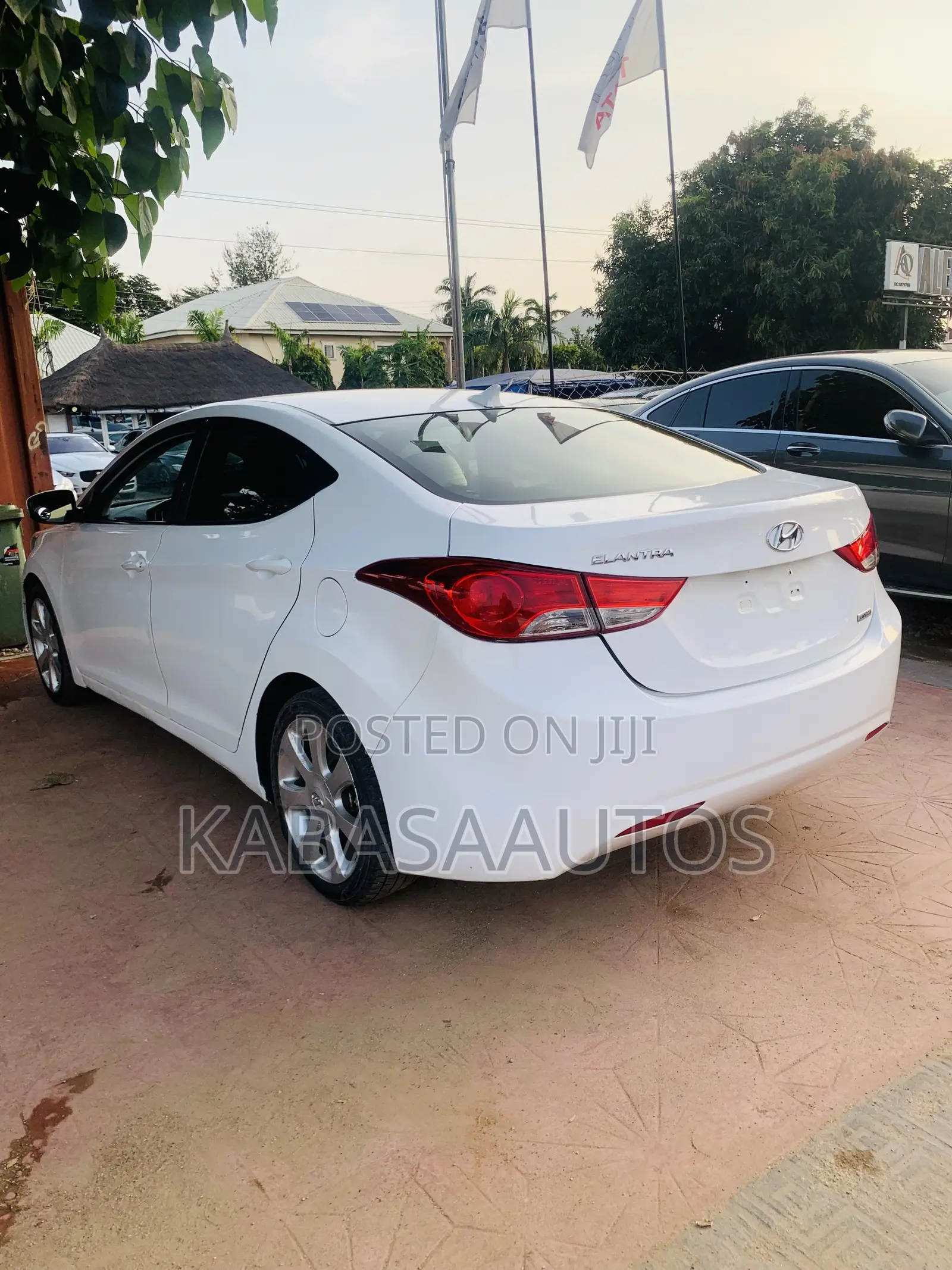 Hyundai Elantra 2013 White