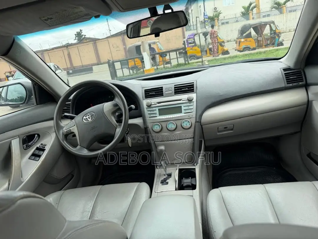Toyota Camry 2.4 LE 2008 Gray