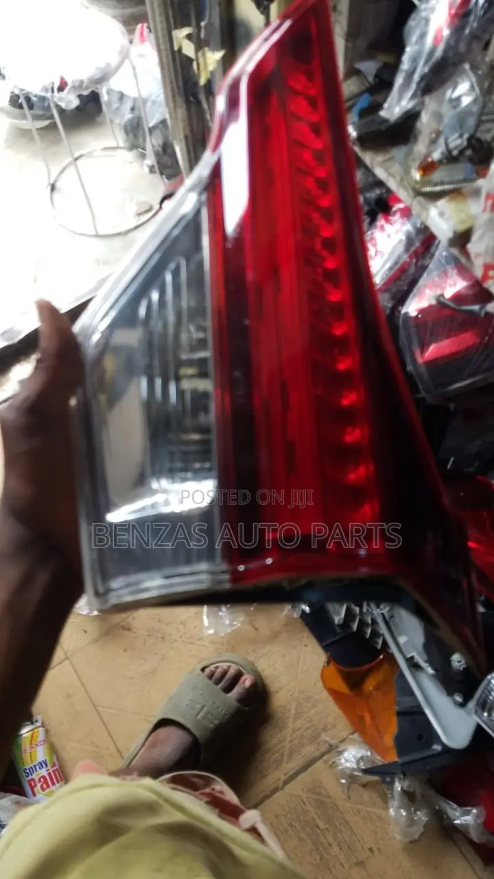 Toyota Rush Booth Light Replacement