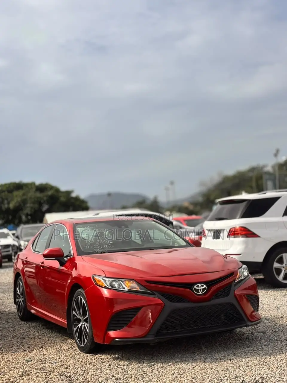 Toyota Camry SE 2021 Red