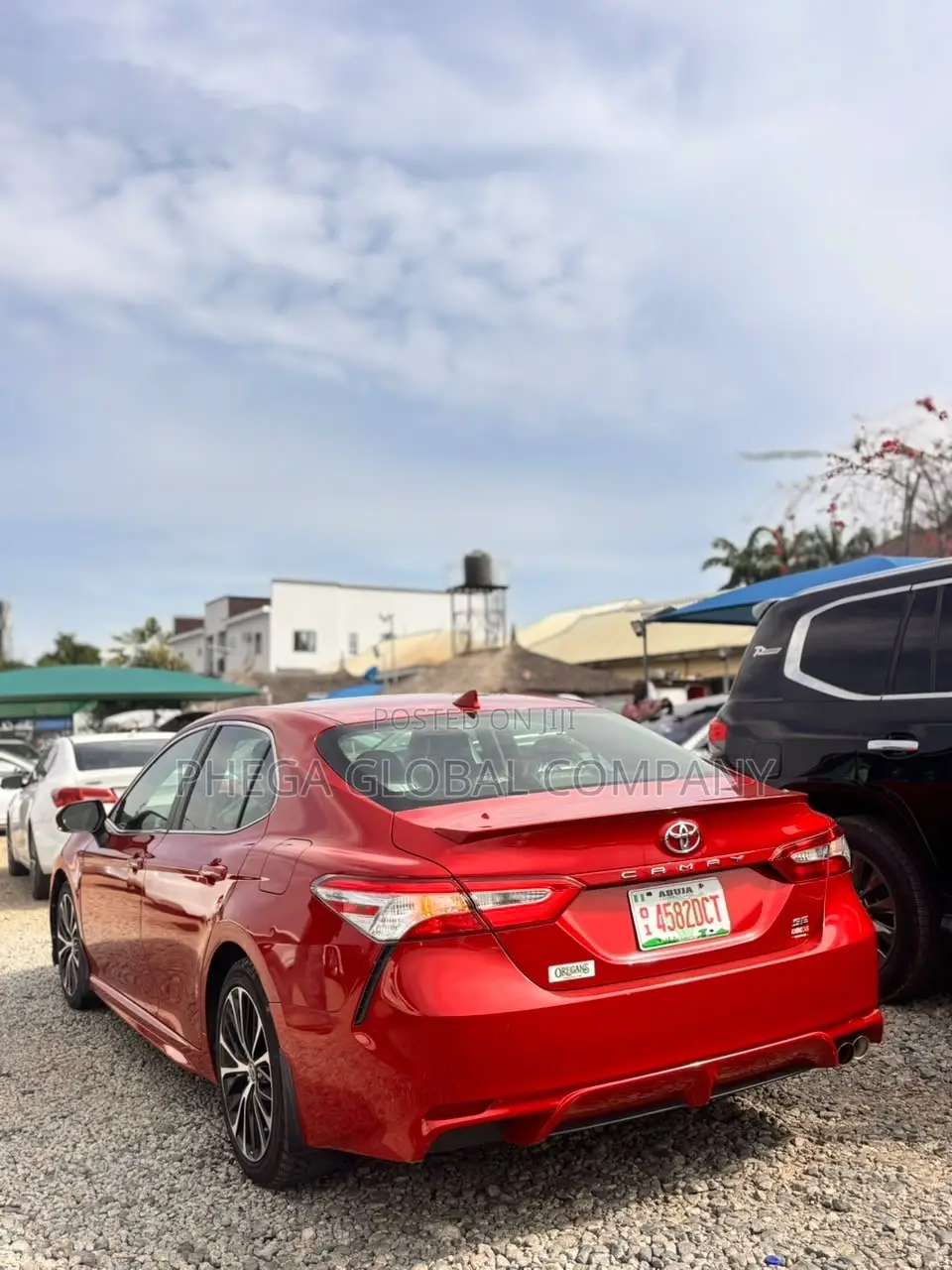 Toyota Camry SE 2021 Red