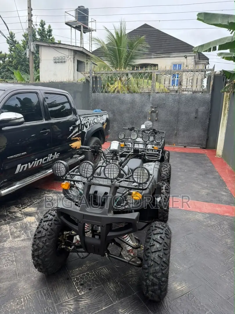 New Suzuki 2024 Black