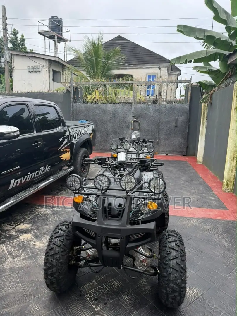 New Suzuki 2024 Black
