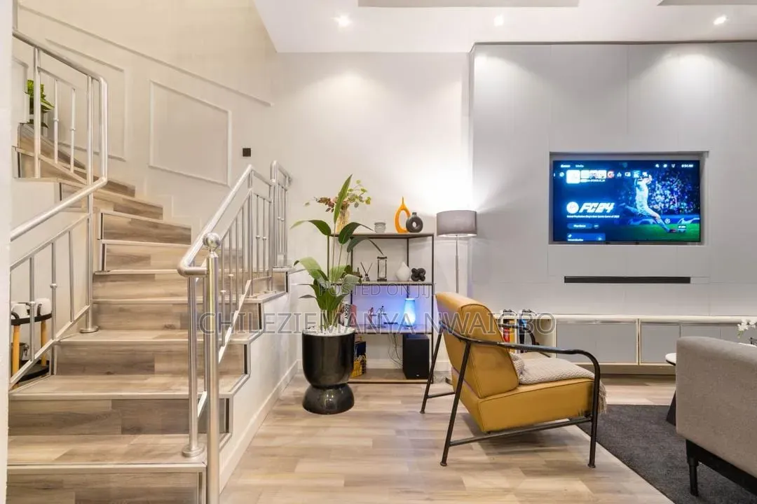 Furnished 4bdrm Duplex in Chevron for rent
