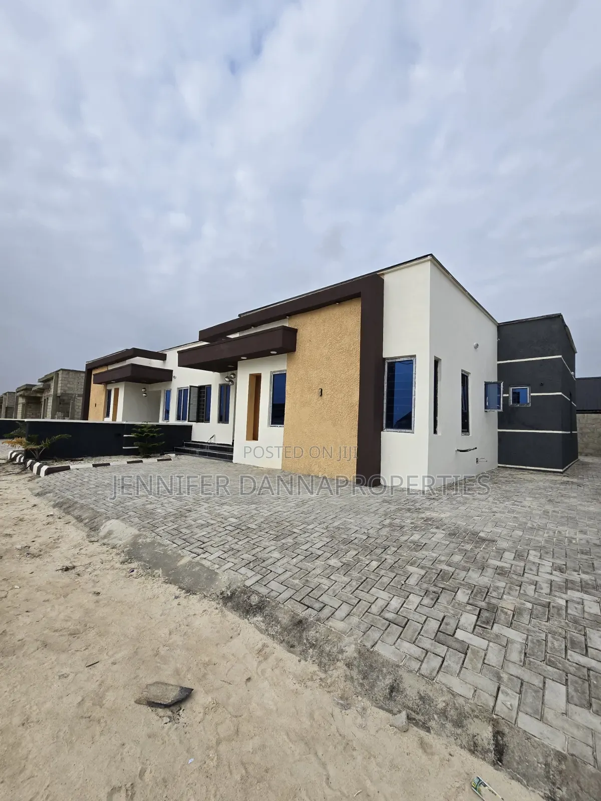 3bdrm Bungalow in Awoyaya for sale