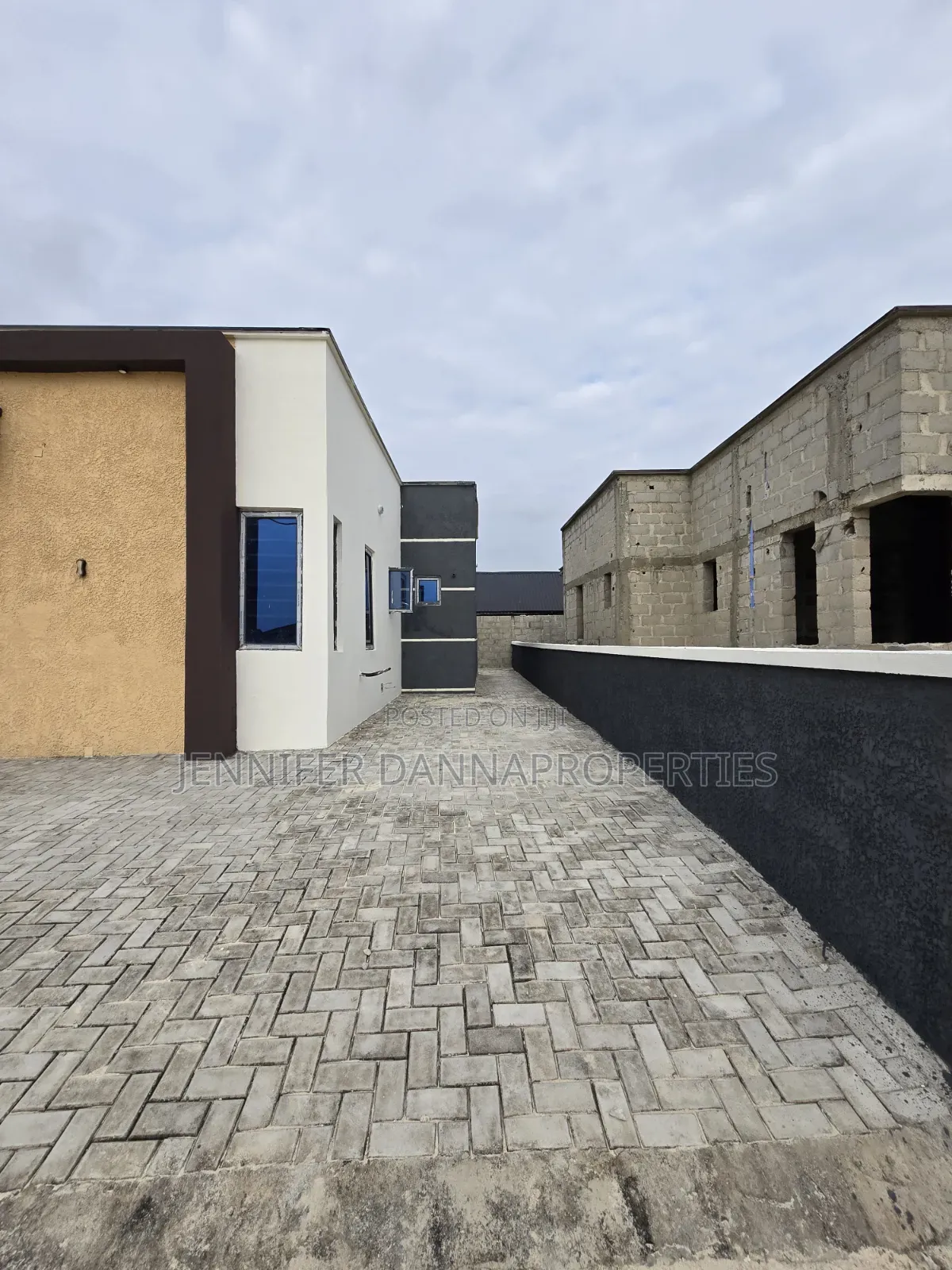 3bdrm Bungalow in Awoyaya for sale