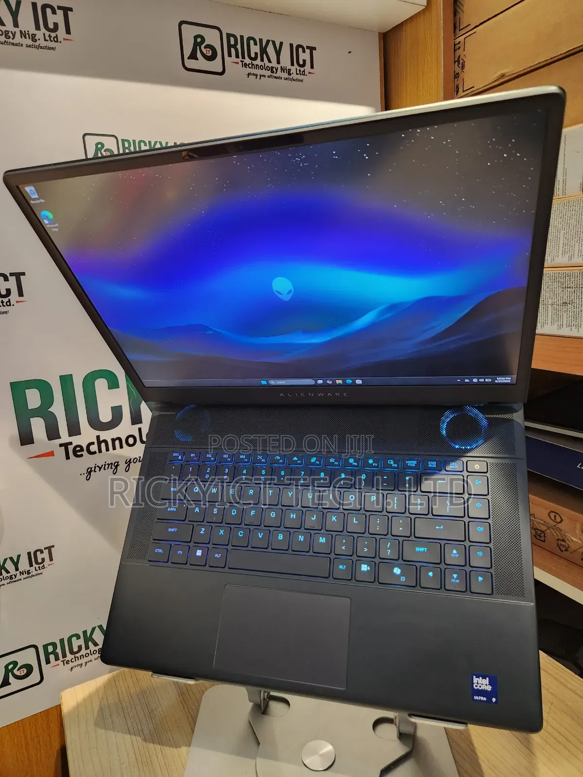 New Laptop Dell 32GB Intel Core Ultra 9 SSD 2T