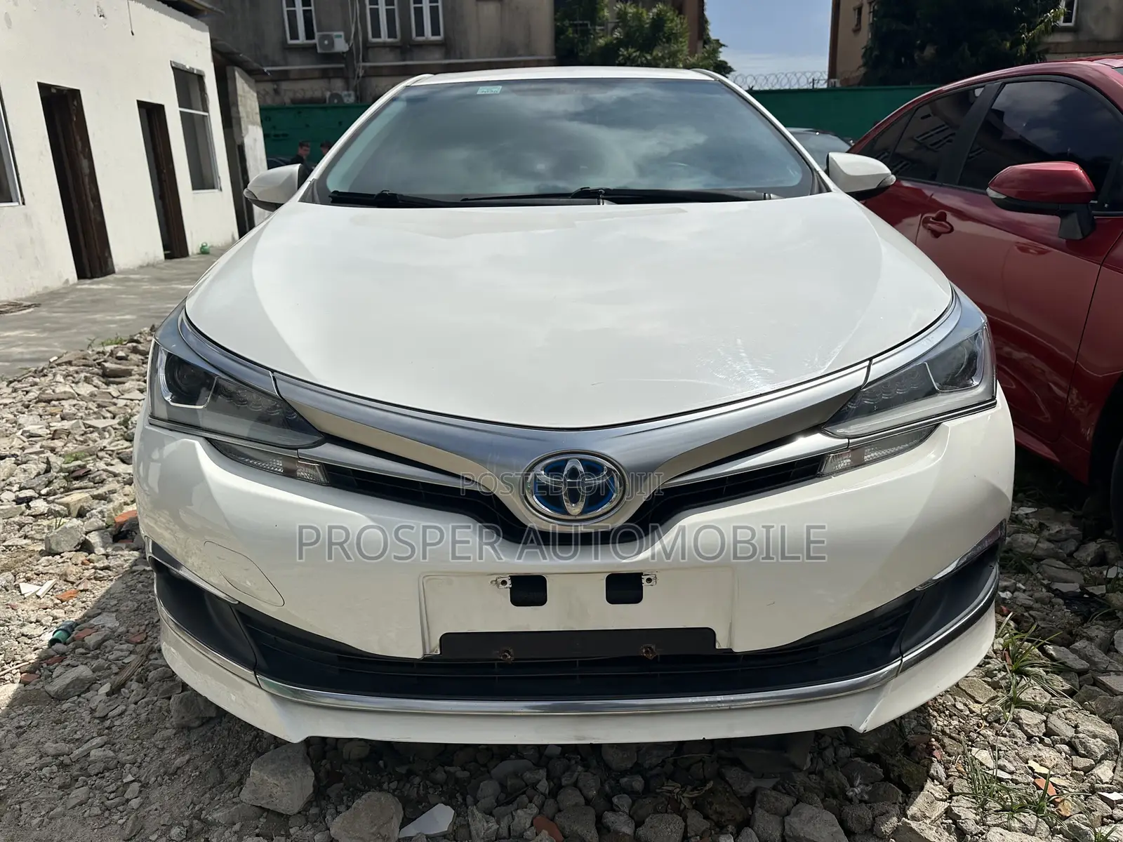 Toyota Corolla LE 4dr Sedan (1.8L 4cyl CVT) 2017 White