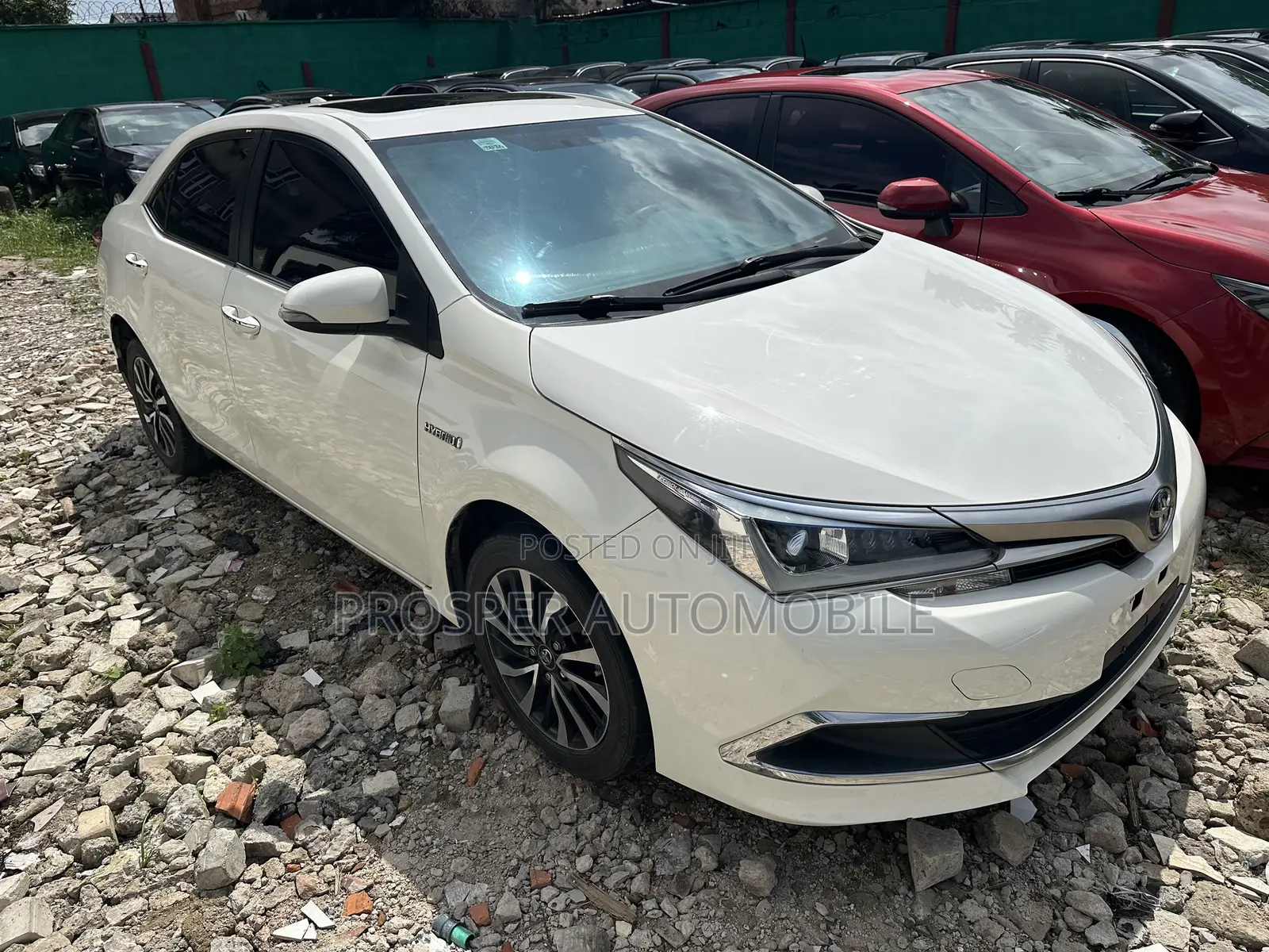 Toyota Corolla LE 4dr Sedan (1.8L 4cyl CVT) 2017 White
