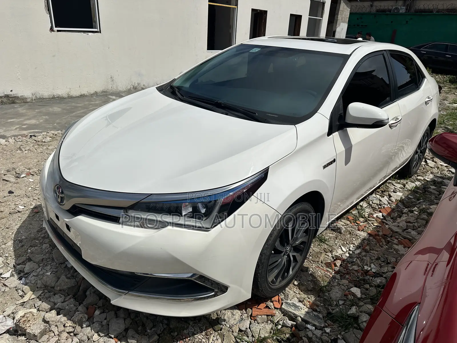 Toyota Corolla LE 4dr Sedan (1.8L 4cyl CVT) 2017 White