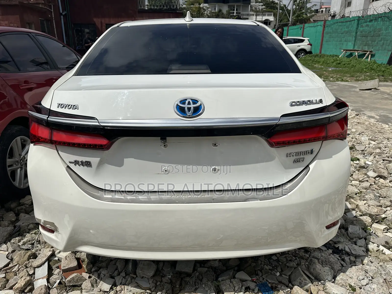 Toyota Corolla LE 4dr Sedan (1.8L 4cyl CVT) 2017 White