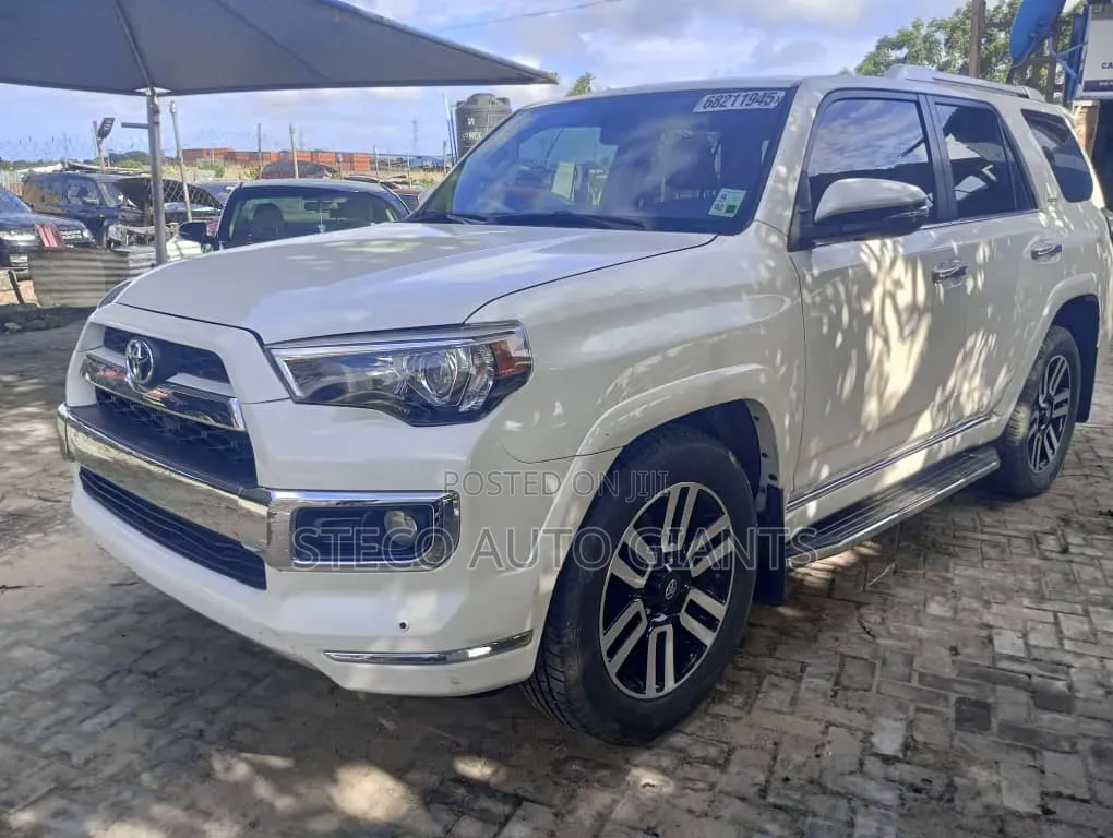 Toyota 4-Runner 2017 White