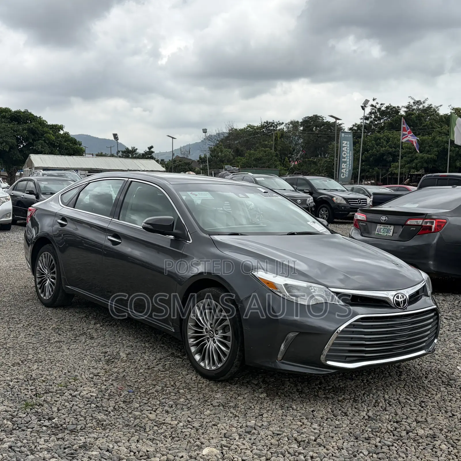 Toyota Avalon Limited Sedan FWD (3.5L 6cyl 6A) 2017 Black