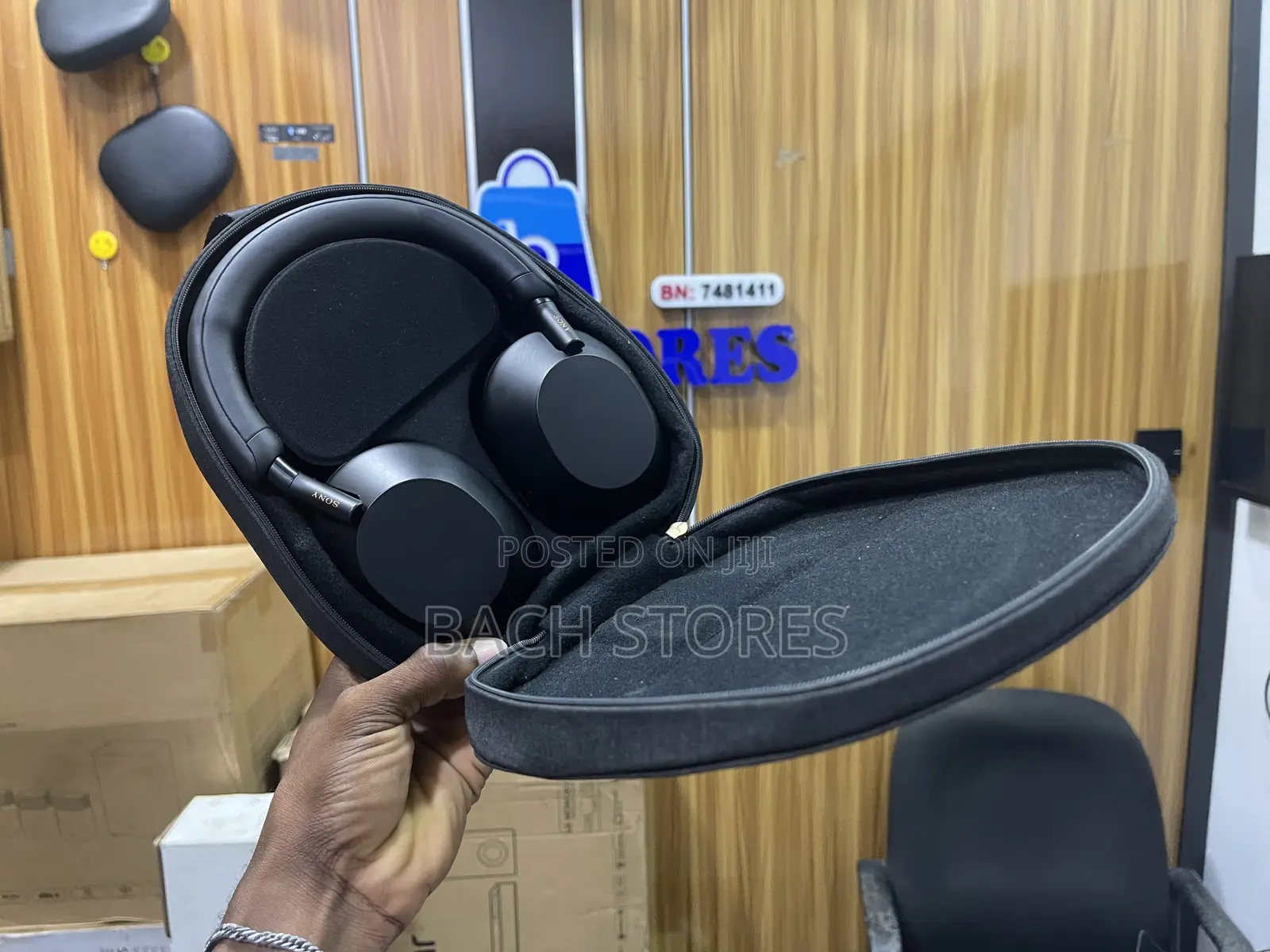 Pre-Owned Sony 1000wh-Xm5 Headphone With Case