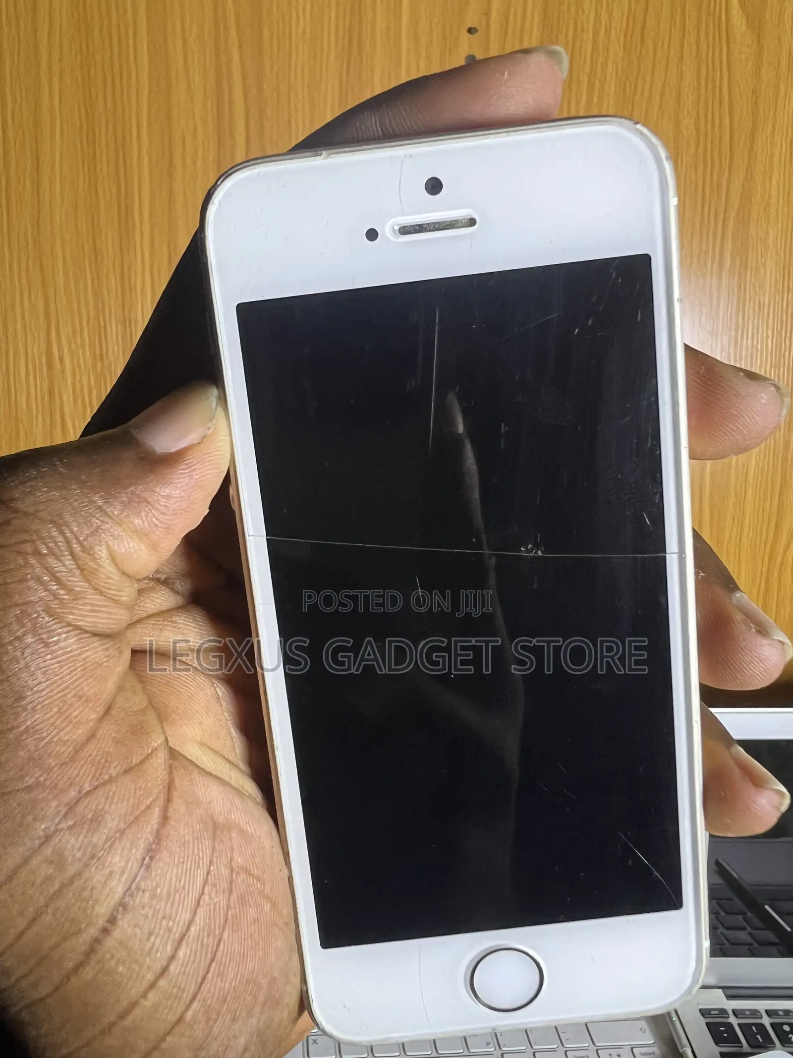 Apple iPhone SE 128 GB Gold