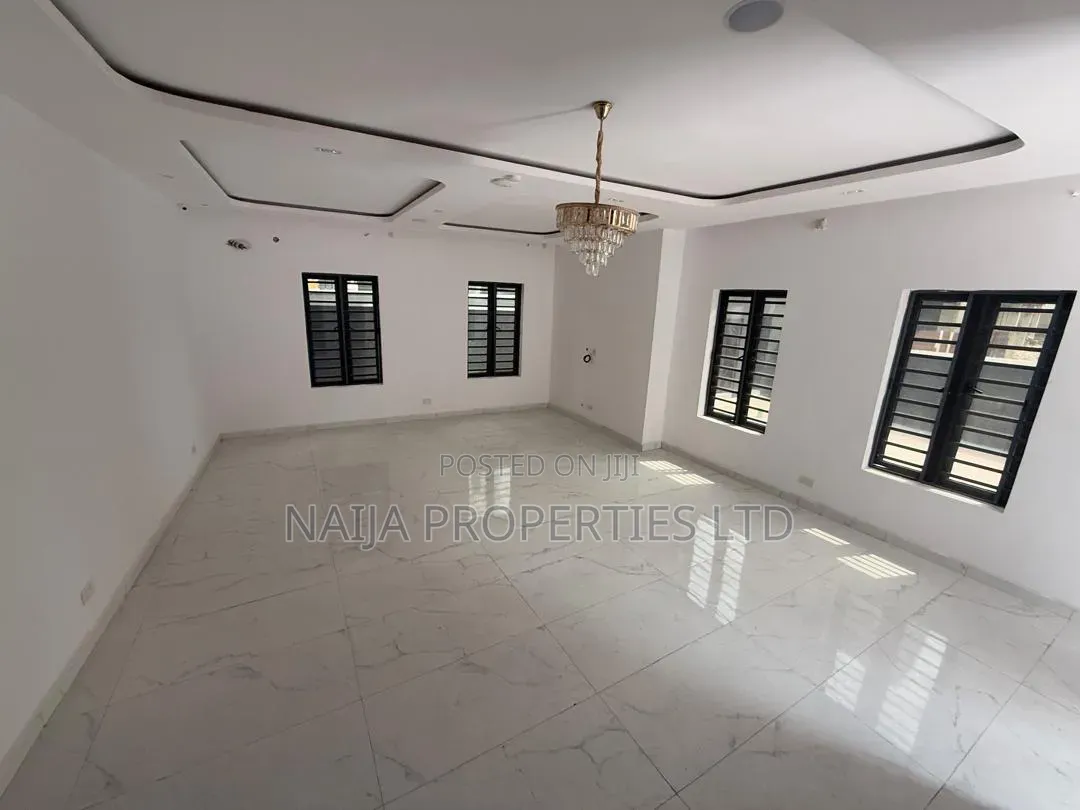5bdrm Duplex in Lekki Phase 1 for rent