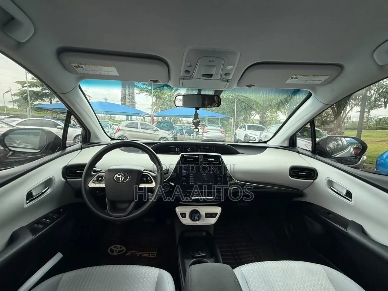 Toyota Prius Plug-In Hybrid 2016 Silver