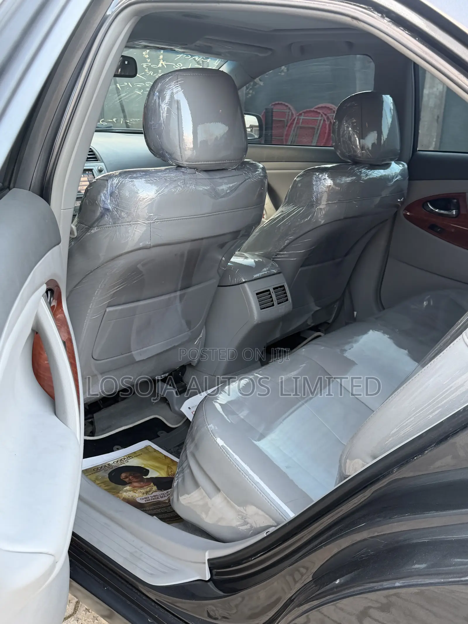 Toyota Camry XLE 4dr Sedan (2.5L 4cyl 6A) 2011 Gray