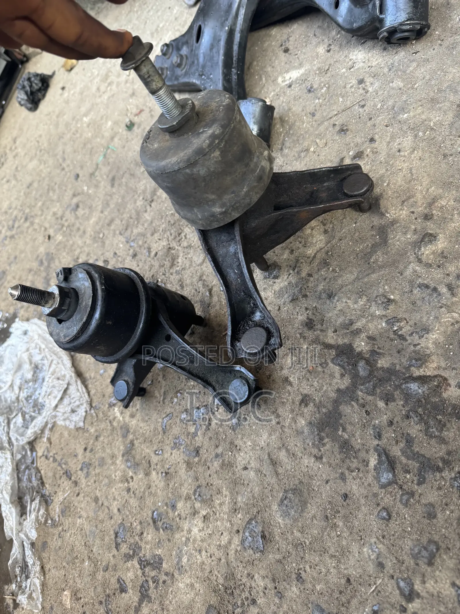 Engine Seating for Toyota Camry 2007 to 2010 Any Side
