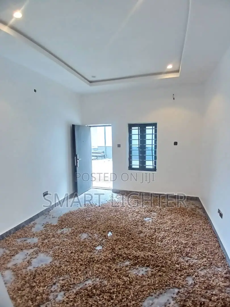 2bdrm Block of Flats in Apo Resettlement for sale