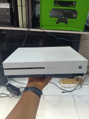 Uk Used Xbox One S With Fc27 + 19 More Games Installed and 1 Pad
