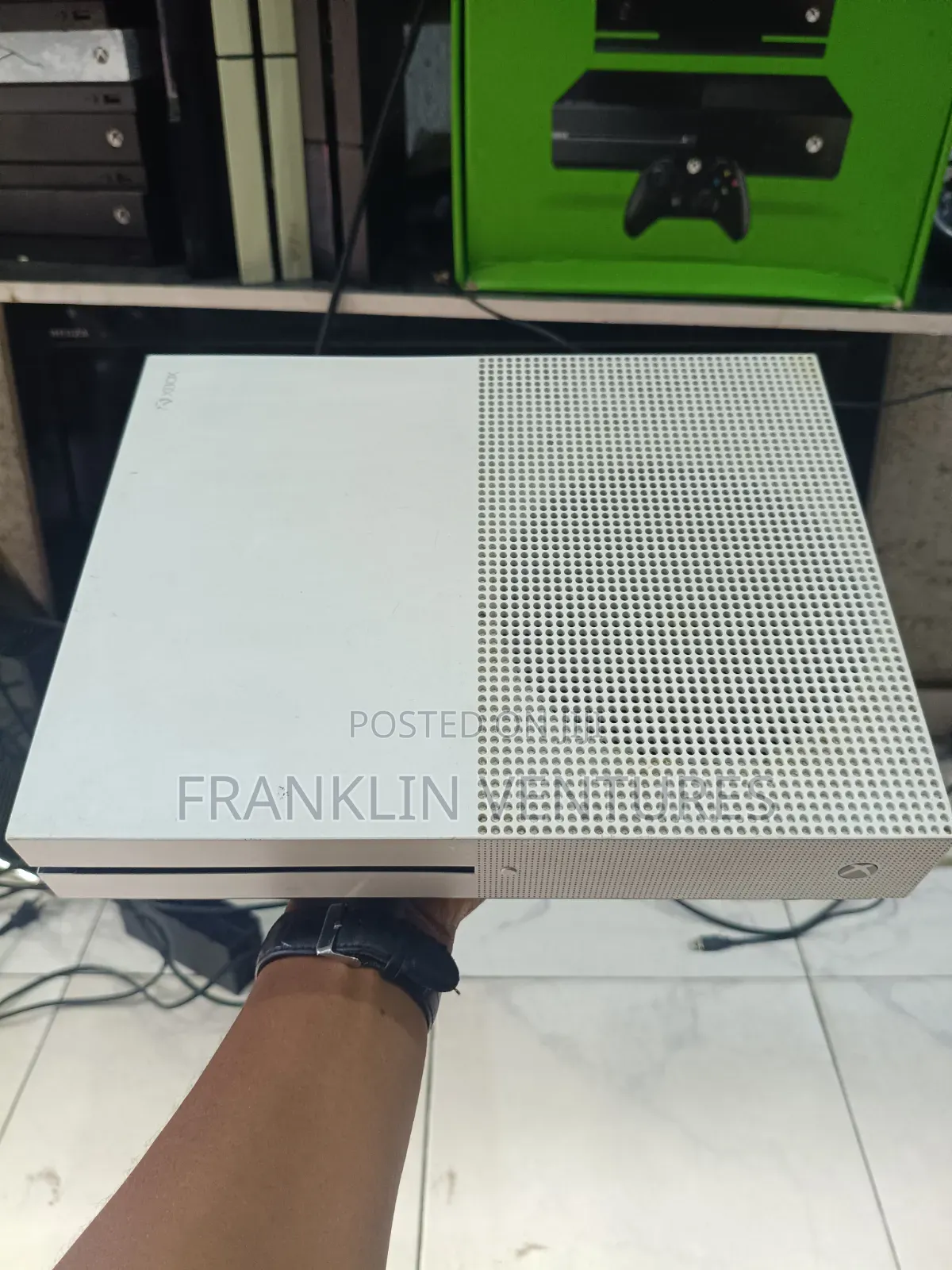 Uk Used Xbox One S With Fc27 + 19 More Games Installed and 1 Pad