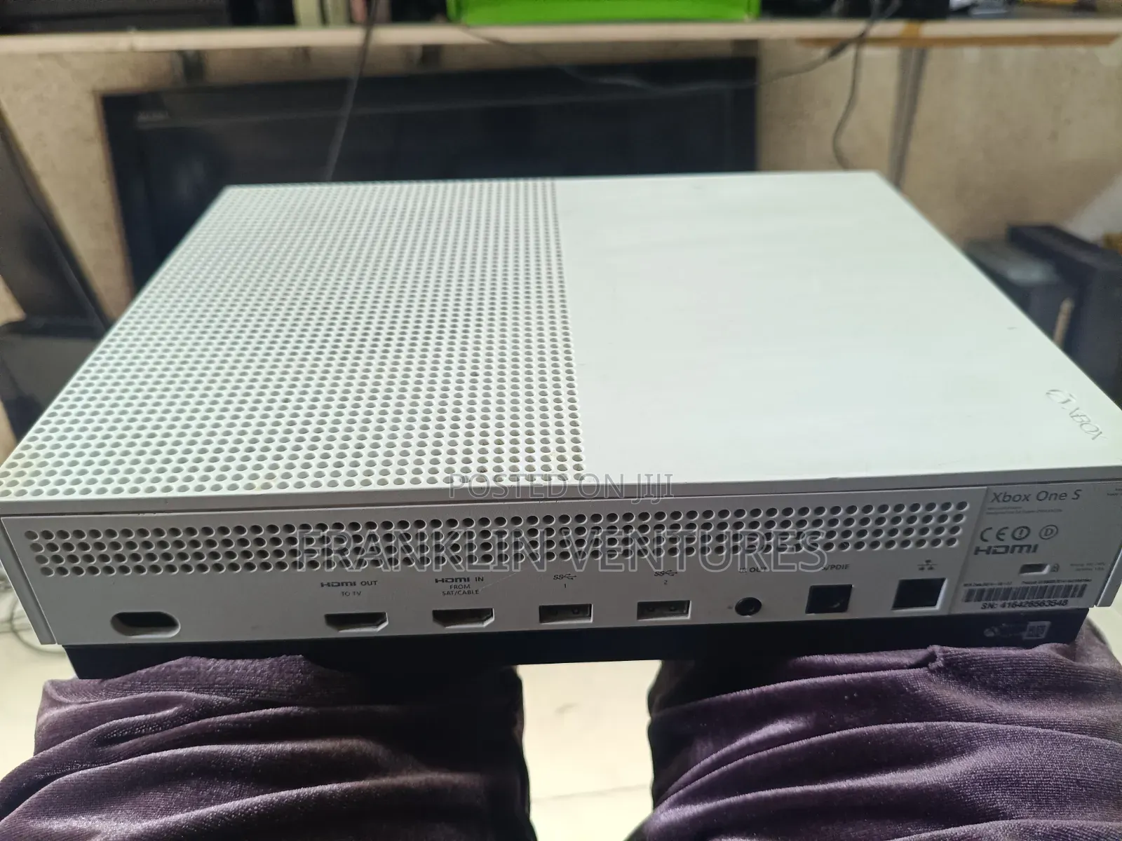 Uk Used Xbox One S With Fc27 + 19 More Games Installed and 1 Pad