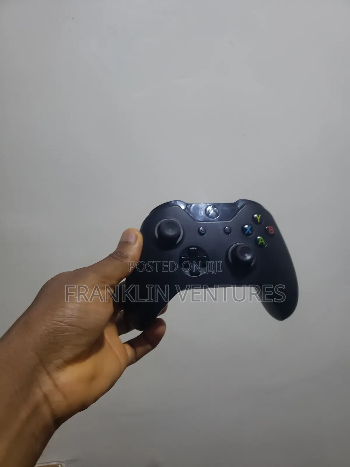 Uk Used Xbox One S With Fc27 + 19 More Games Installed and 1 Pad