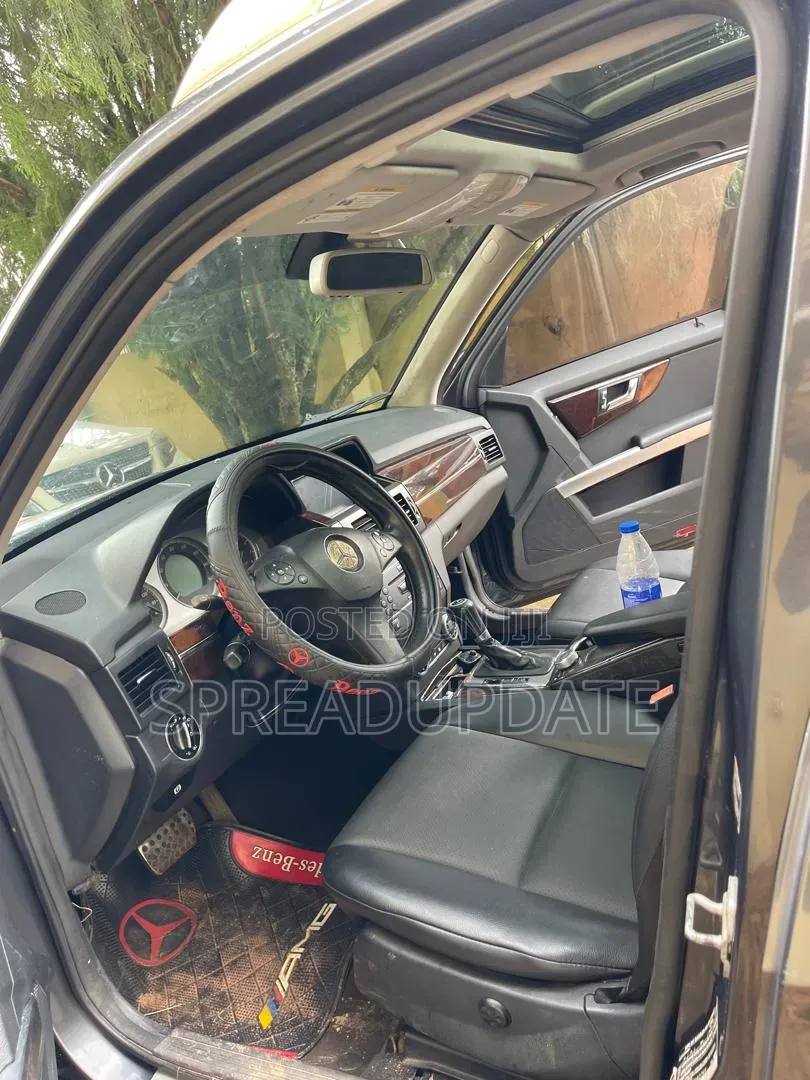 Mercedes-Benz GLK-Class 2010 Gray