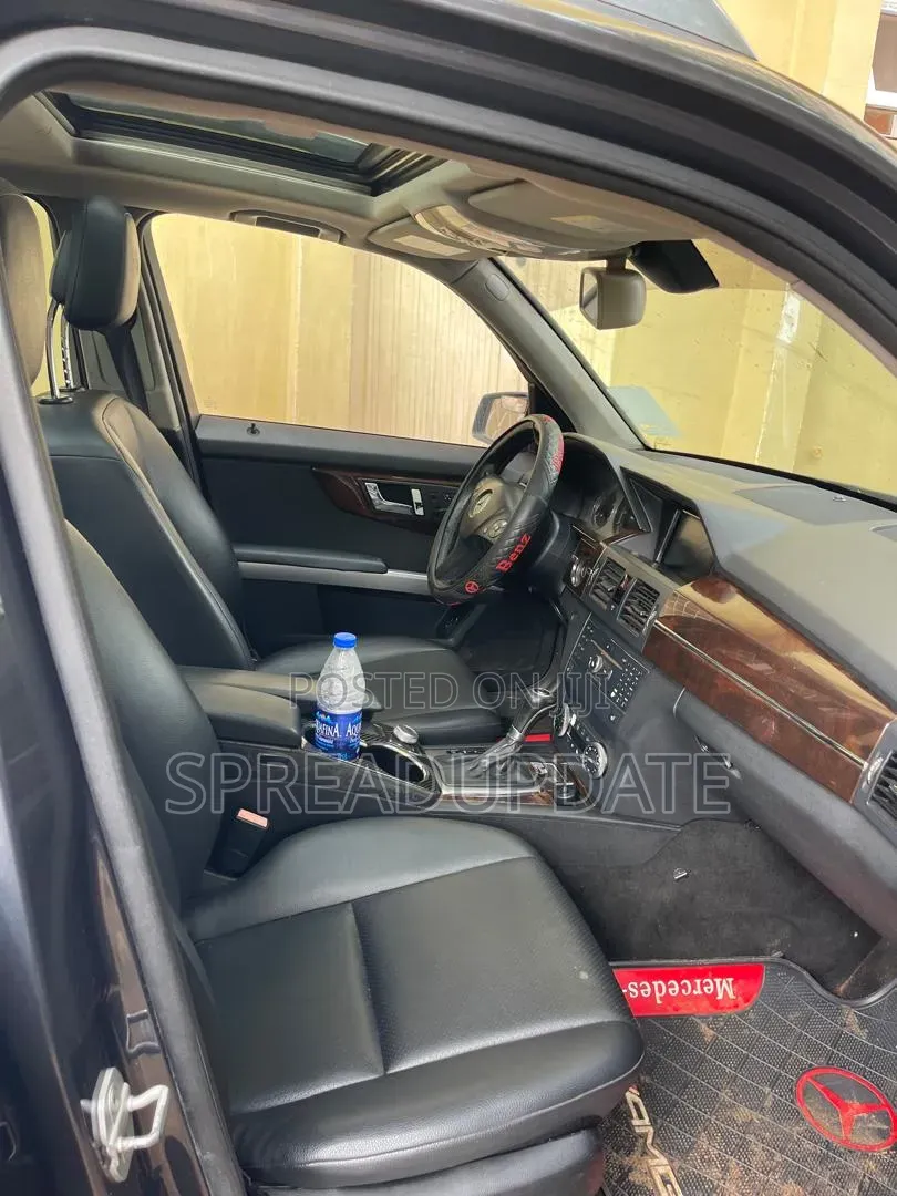 Mercedes-Benz GLK-Class 2010 Gray