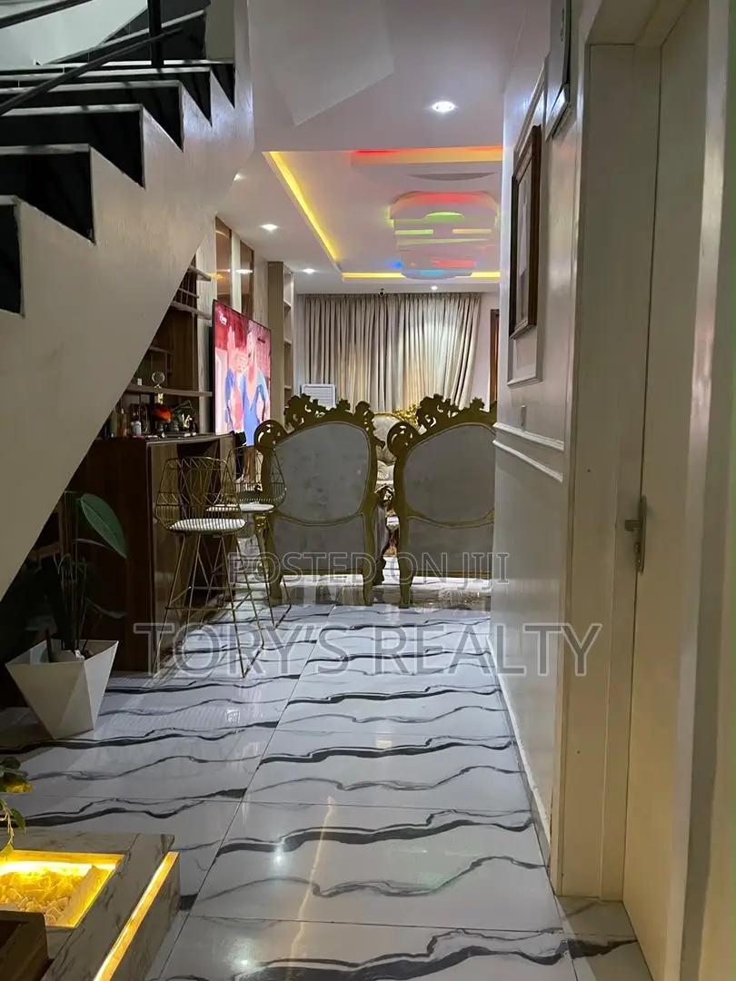 4bdrm Duplex in Lekki Phase 2 for sale