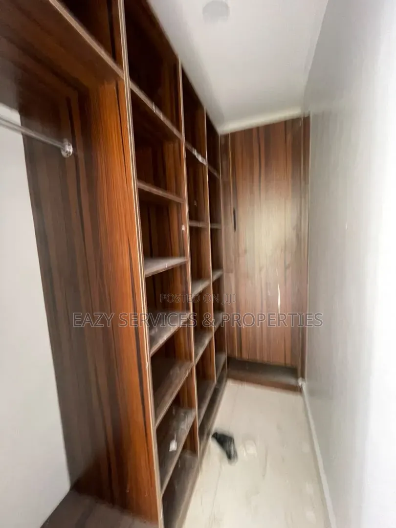 3bdrm Duplex in Gated And Secured, Ikate for rent
