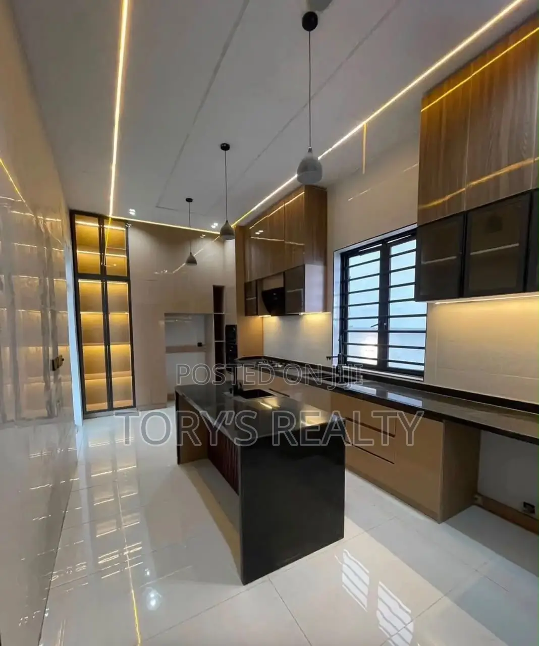 5bdrm Duplex in Ado / Ajah for sale