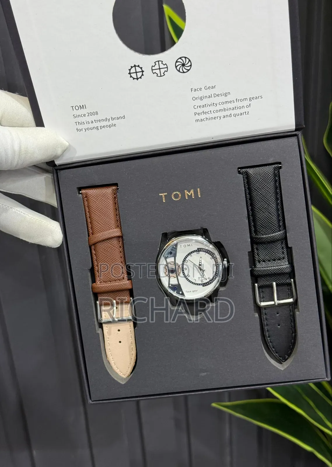 Tomi Double Leather Set as Seen