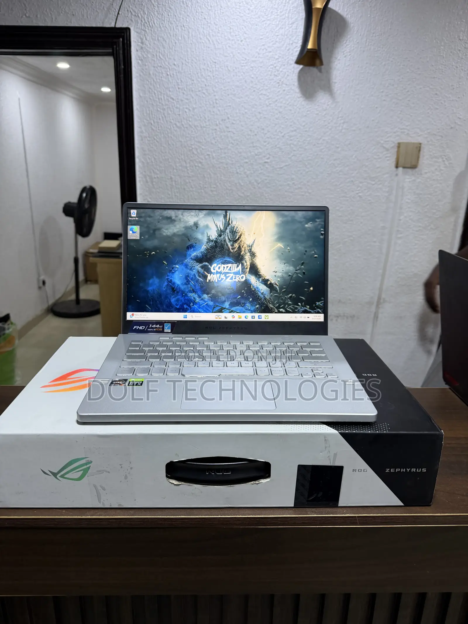Laptop Asus ROG Zephyrus G14 16GB AMD Ryzen 9 SSD 1T