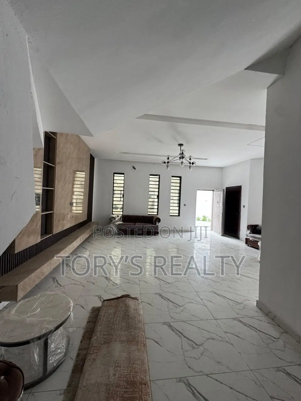 4bdrm Duplex in Lekki Phase 2 for sale